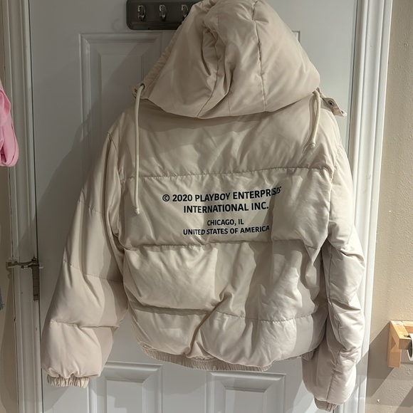 Playboy/Pacsun white puffer jacket XS/S - Picture 3 of 7